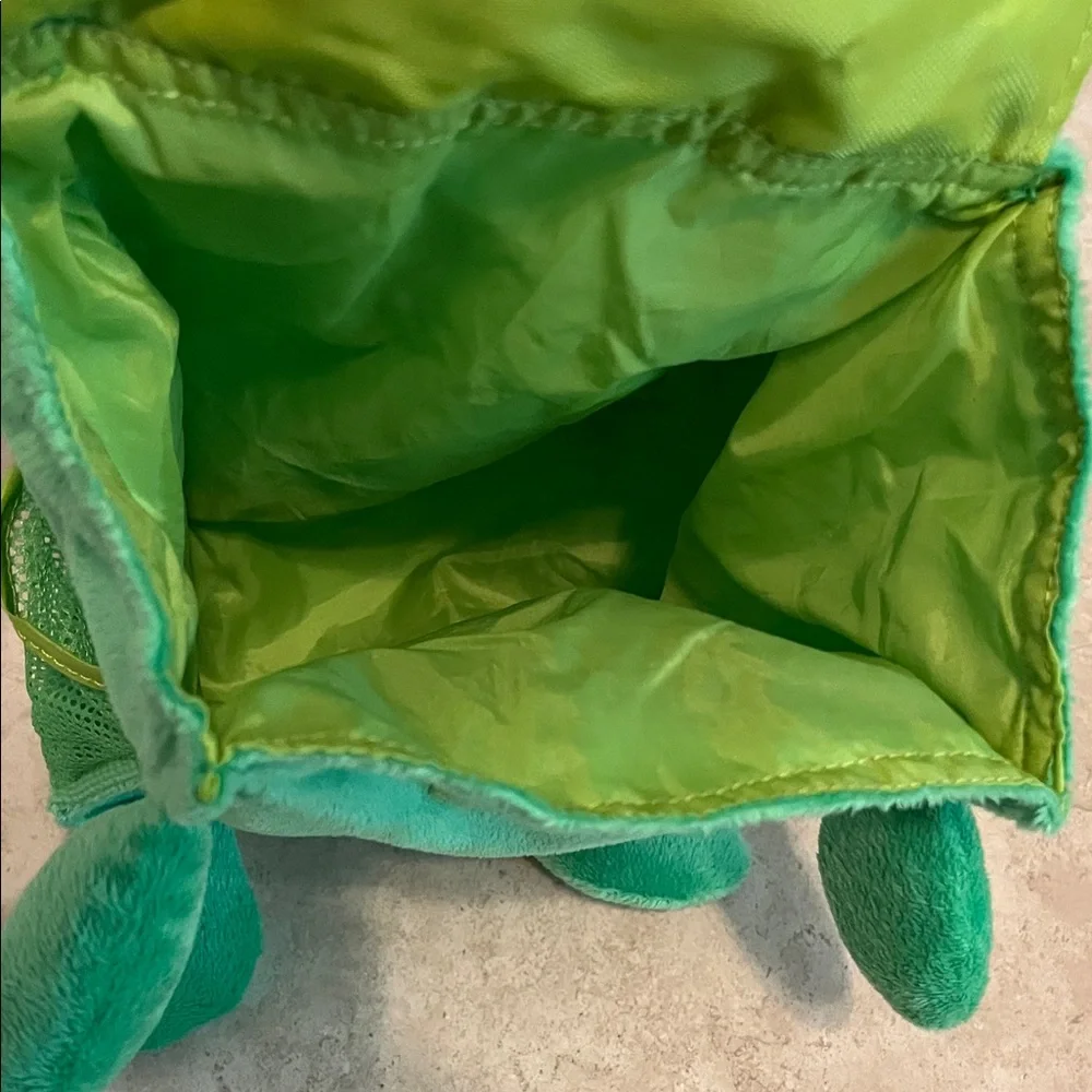 Frog Backpack w/handle and side pocket (Tiny Tillia)